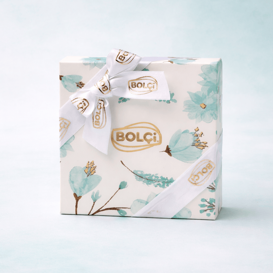 Siya Food Bolci Blue Bloom Assorted Chocolate Flower Boutique Box