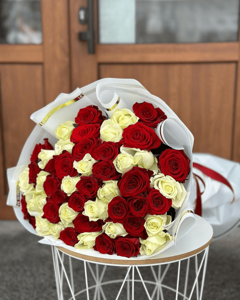 Blooms & Gifts Classic Bouquet