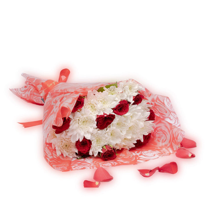 Blooms & Gifts Cœur Fleuri Red Roses & White Chrysanthemum Bouquet