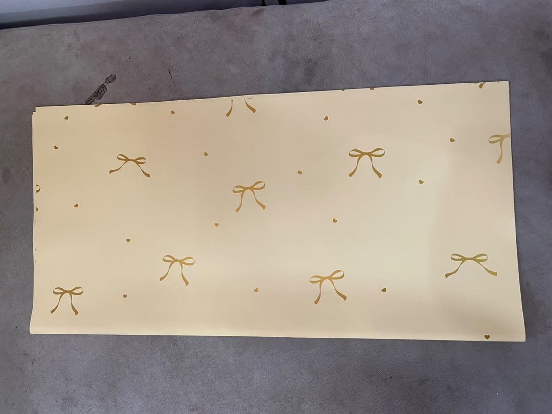 Blooms & Gifts Cream Gold Bow Wrap