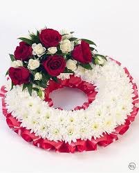 Blooms & Gifts Chrysanthemum Round Wreath
