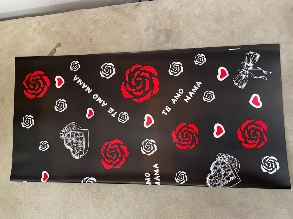 Blooms & Gifts Te Amo Mama Black Rose Wrap
