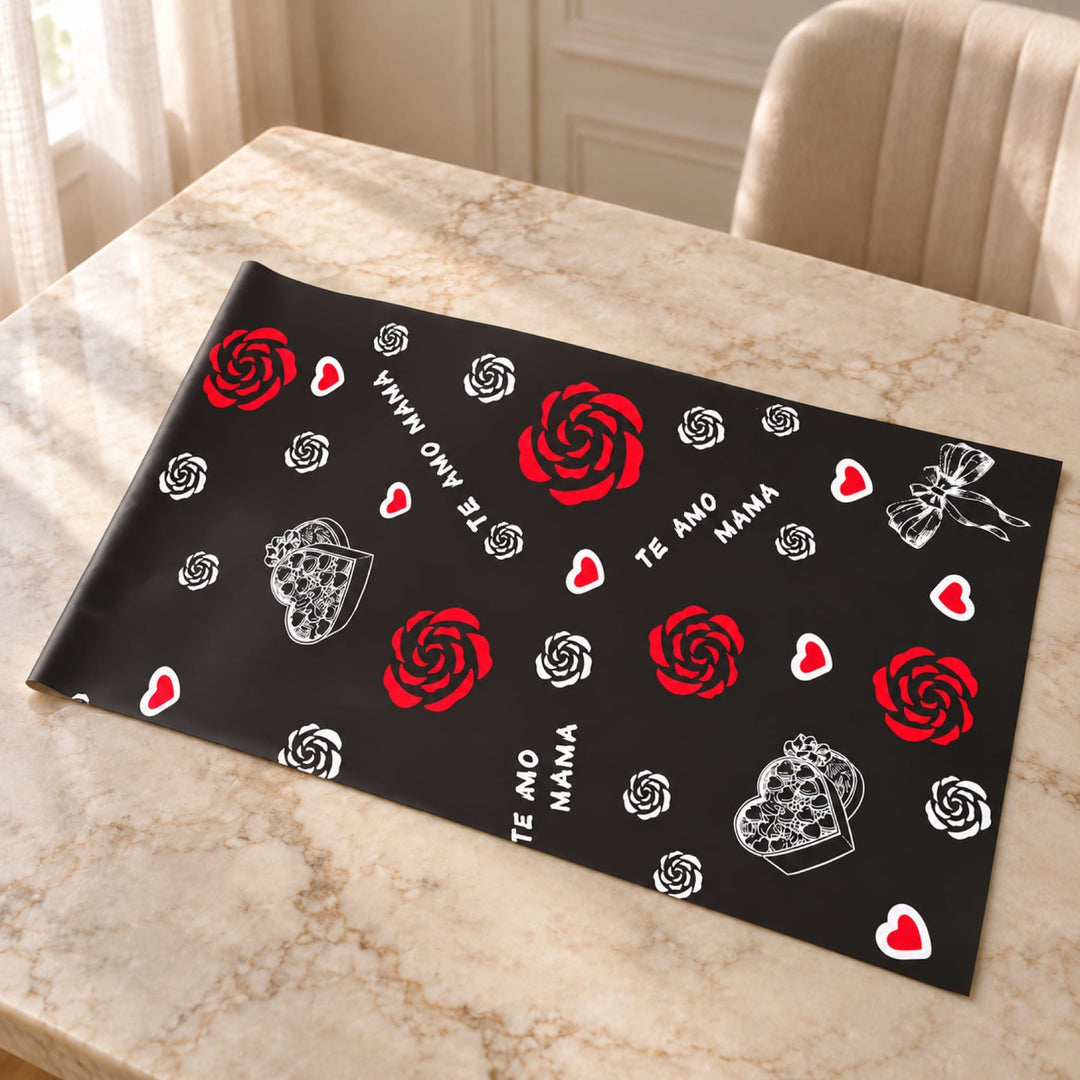 Blooms & Gifts Te Amo Mama Black Rose Wrap